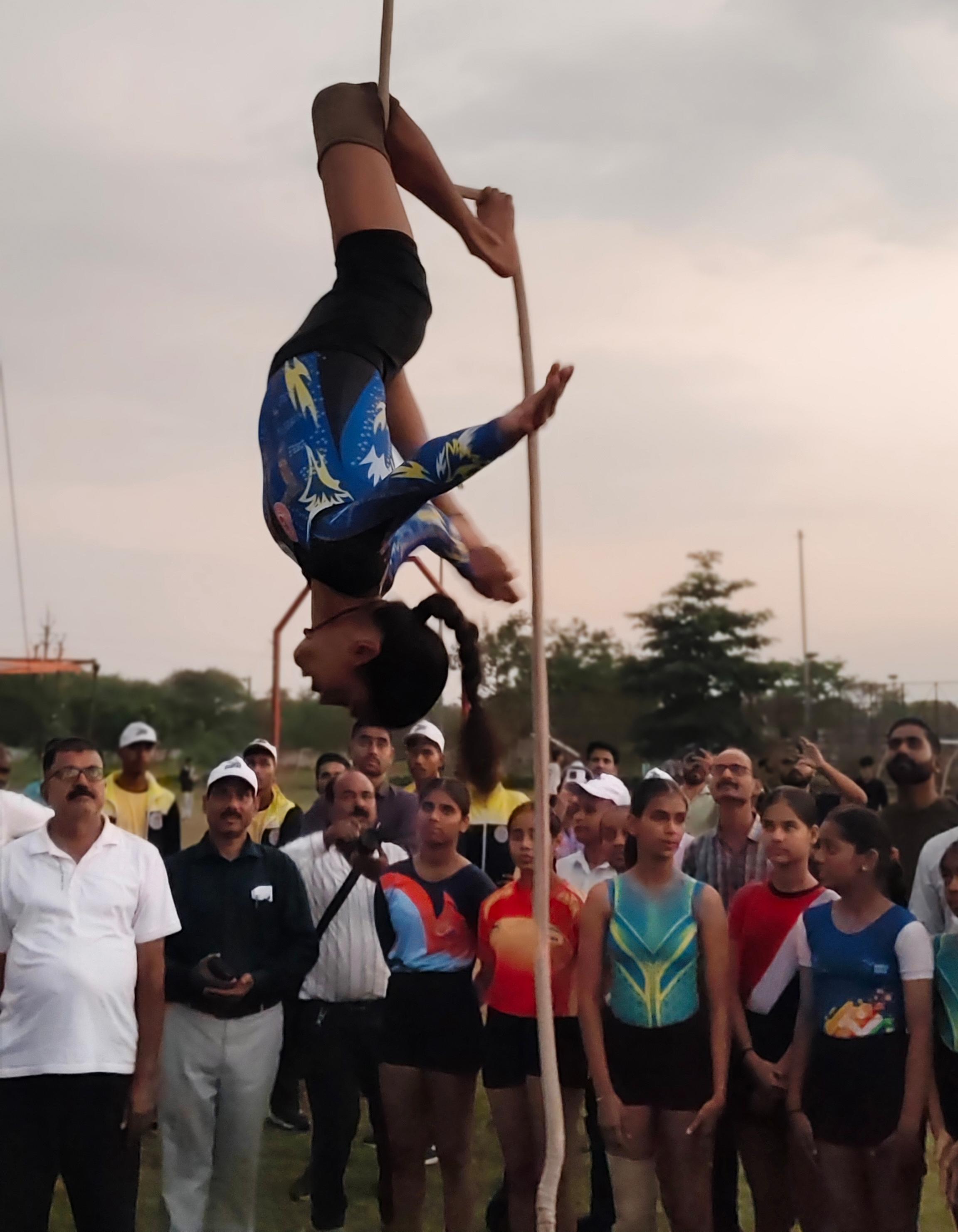 विदिशा में 70वीं राज्य स्तरीय शालेय मलखंभ-वॉलीबॉल प्रतियोगिता का भव्य शुभारंभ