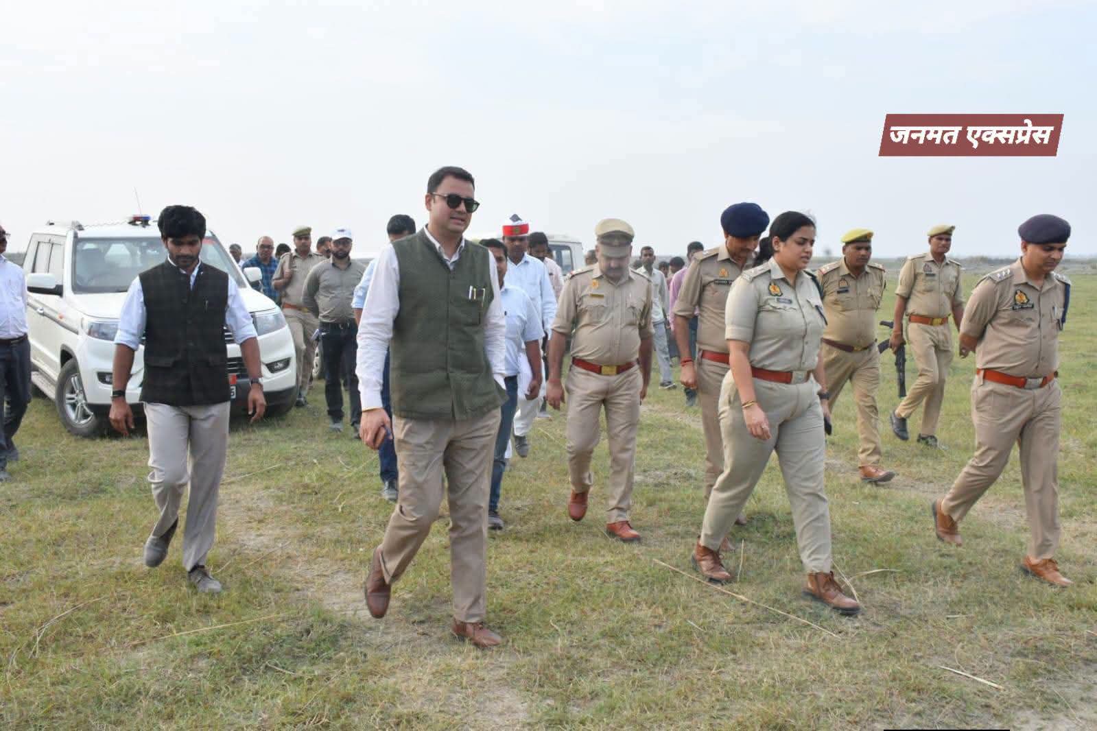 मेला ककोड़ा की व्यवस्थाओं का निरीक्षण करने पहुंचे डीएम अवनीश राय और एसएसपी अंकिता शर्मा